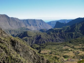 Randonnée sur l'île de la Réunion, cirque de Mafate © Alizés Montagnes